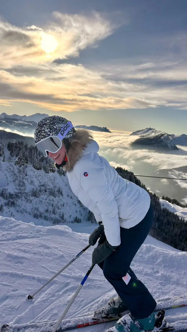 Couvre-casque Helmut Big Sequins porté au ski